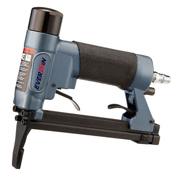 Grampeador Pneumático US8016 Bico Longo para tapeçaria EVERWIN